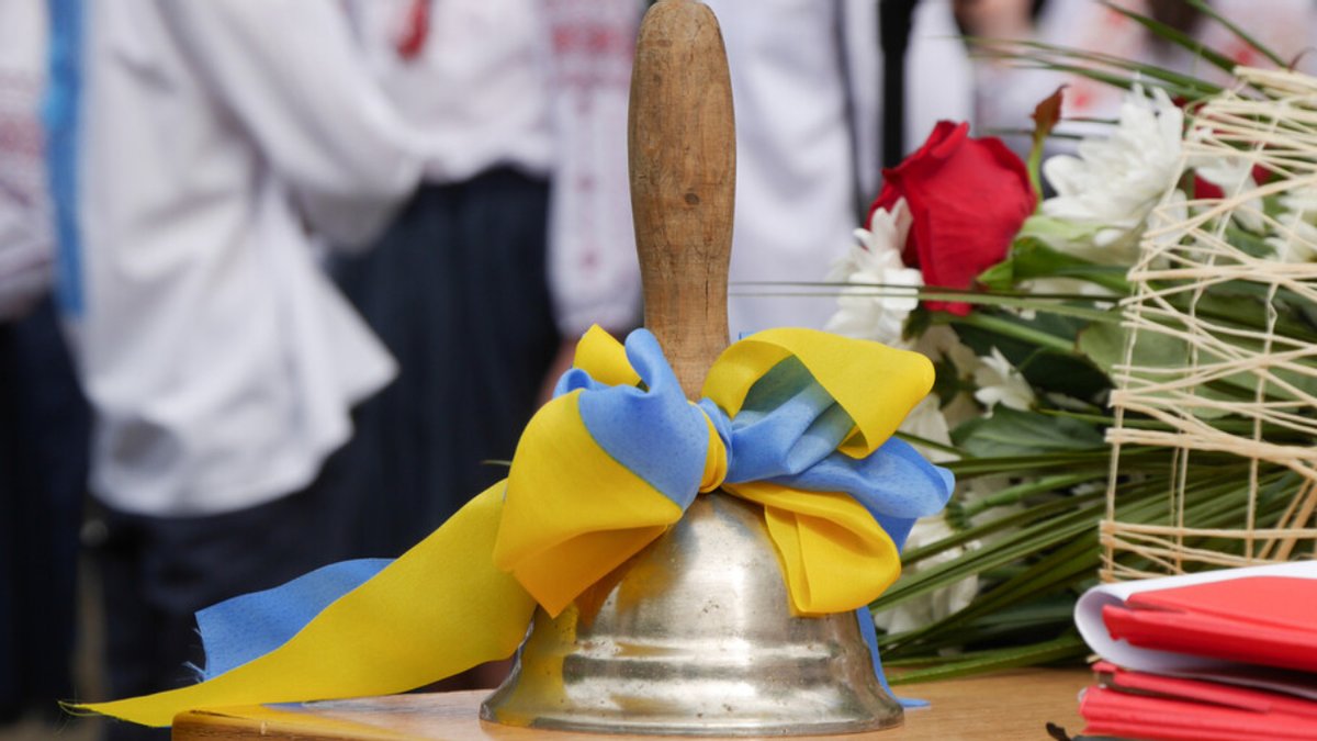 В киевских школах последний звонок прозвенел в режиме онлайн