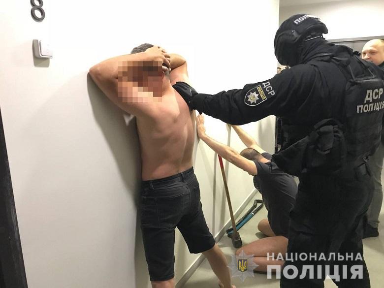 В Киевском ресторане устроили стрельбу и драку. Полиция назвала подозреваемых (видео)