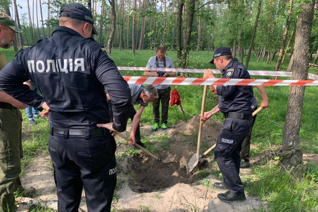 В Бучанском районе военные РФ убили мирного жителя. Полиция обнаружила труп
