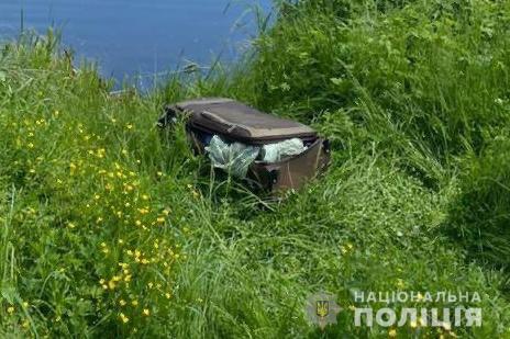 В Обуховском районе на берегу водоема нашли расчлененный труп