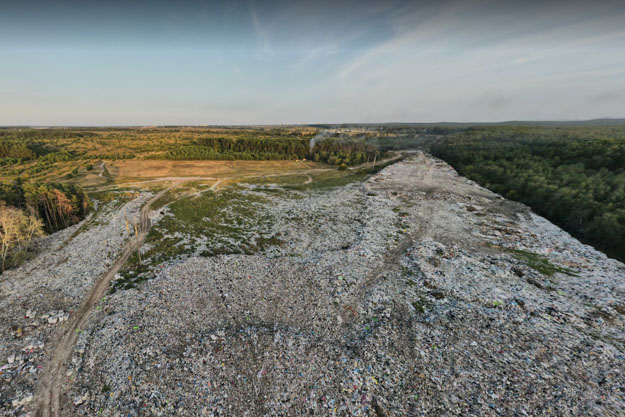 В Вышгородском районе выявили незаконную свалку. Ущерб окружающей среде оценили в 13 миллионов гривен (фото)