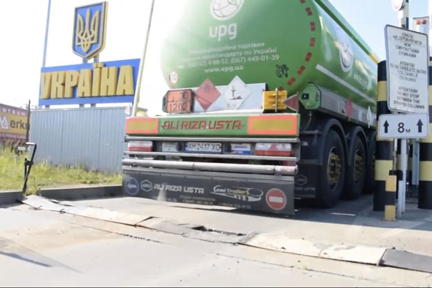 В Киеве проводятся массовые проверки на автозаправочных станциях. Ищут нарушителей правил формирования цен на топливо