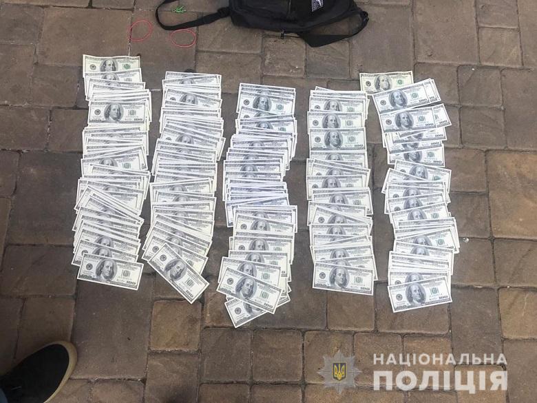 В Киеве глава ОСМД вымогал взятку в размере 45 тысяч долларов (видео)