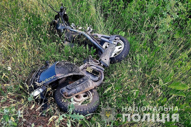 В Белоцерковском районе скутерист погиб под колесами легкового автомобиля Opel