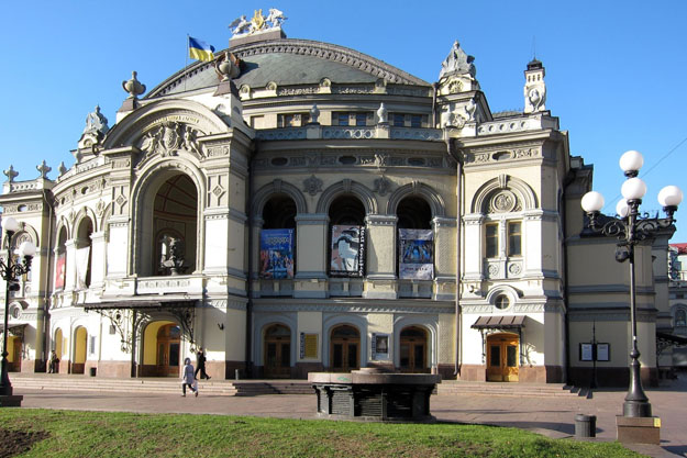 Киевская опера отмечает 40-леттие. Состоится гала-концерт “С театром в сердце”