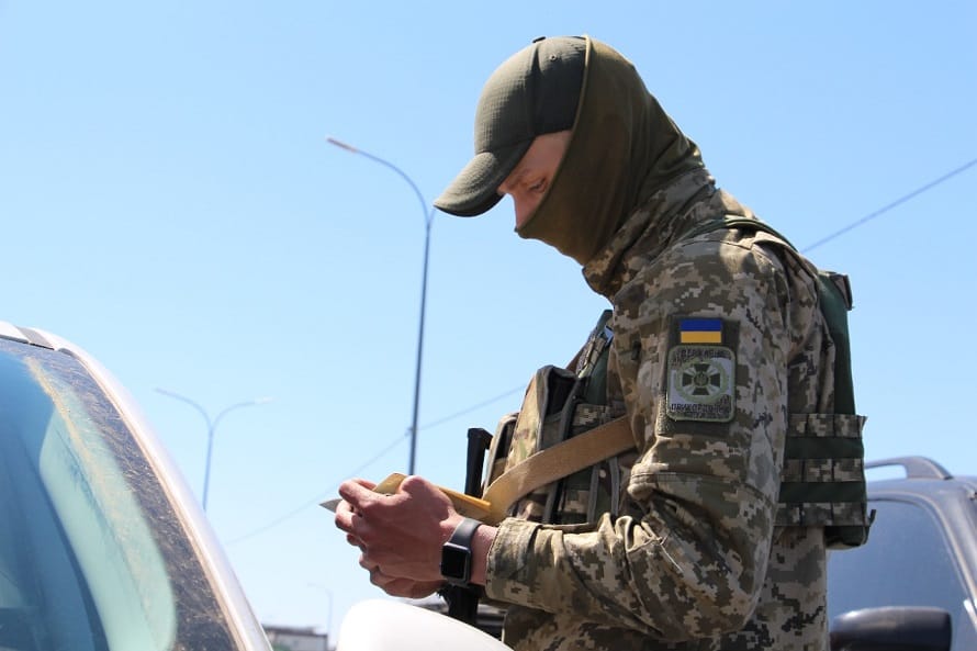 В Киевской области задержан иностранец, который купил водительское удостоверение за 200 долларов США