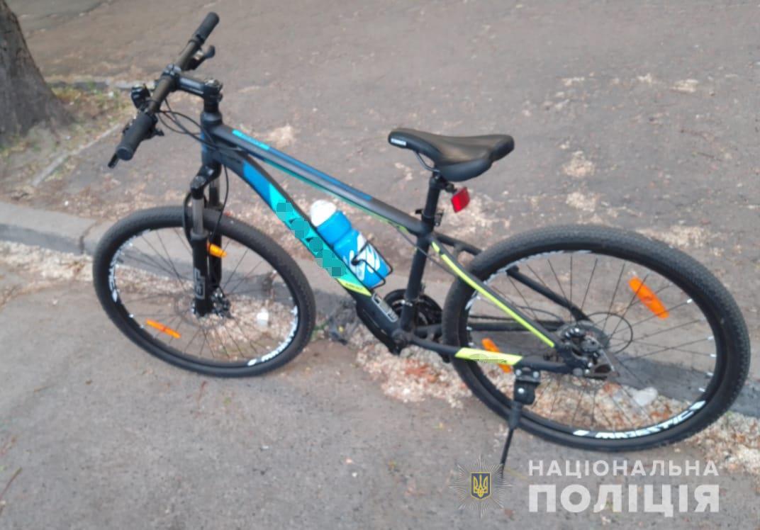В Киеве местная жительница украла велосипед у 9-летнего ребенка