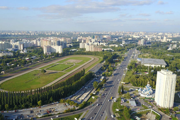 Киевский ипподром открывает летний сезон. Когда состоятся первые скачки?