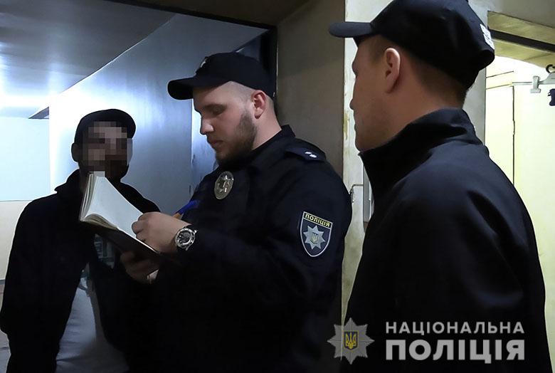 В Киеве арендатор убил хозяина квартиры. Полицейские разыскали подозреваемого в СИЗО в Винницкой области (видео)
