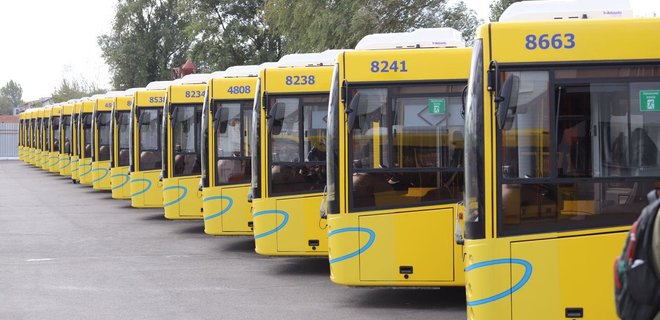 В Киеве автобусный маршрут № 101 завтра будет курсировать по постоянной схеме с заездом на станцию метро “Почайна”