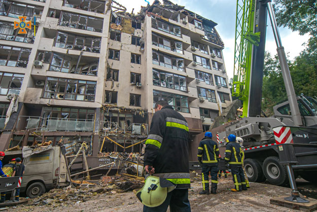 Последствия ракетного удара по Киеву (фоторепортаж)