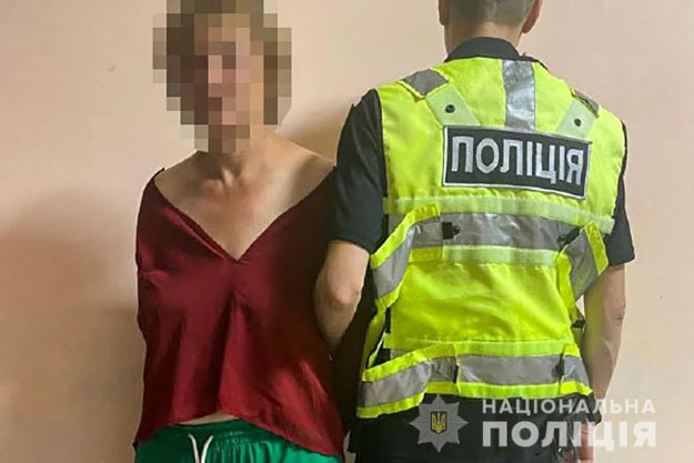 На киевском вокзале ранее судимая женщина ограбила пенсионера