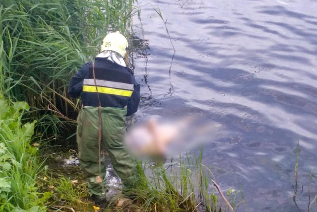 В Оболонском районе Киева из озера получили тело погибшего