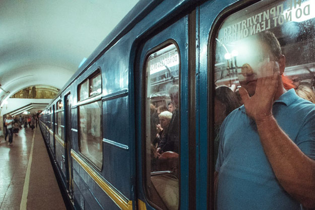 Киевским метрополитеном на прошлой неделе воспользовалось почти 3,4 миллиона пассажиров