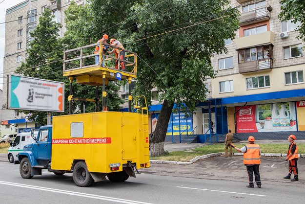 Київ продовжує відновлювати транспортну інфраструктуру, пошкоджену внаслідок збройної агресії РФ