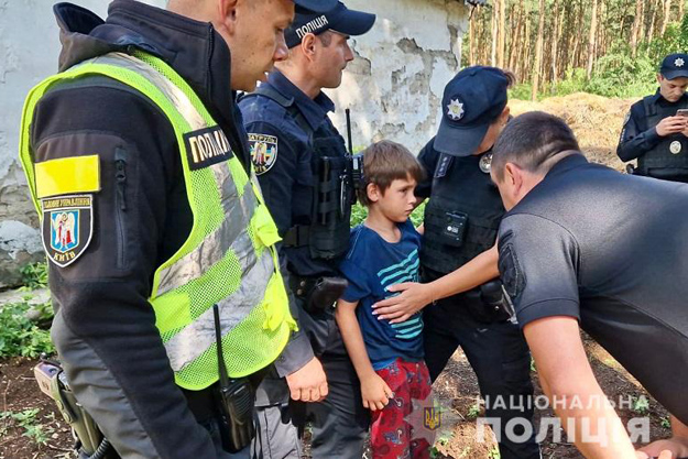 Киевские полиции нашли 10-летнего ушедшего из дома мальчика