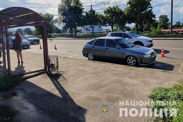 У Деснянському районі Києва водій збив дитину з матір’ю і намагався втекти з місця подій