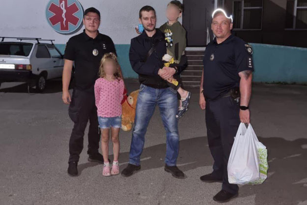 У Вишгородському районі мати кинула двох дітей голодними. Поліціянти нагодували малечу