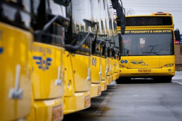 В Киеве автобусы маршрута № 21 будут курсировать с заездом на станцию ​​метро "Почайна"