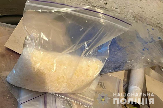 В Дарницком районе Киева у местного жителя изъяли больше килограмма наркотиков