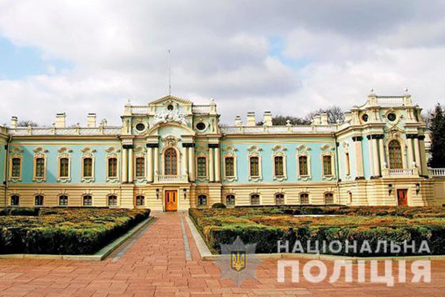 В Киеве предприниматель присвоил более миллиона гривен из государственного бюджета, заключив договор на проведение технического надзора за реставрацией Мариинского дворца