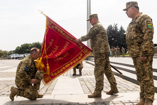 В Киеве 112 бригада Территориальной обороны Вооруженных сил Украины получила боевое знамя (фото)