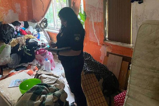 В Шевченковском районе Киева у неблагополучной семьи отобрали двоих малолетних детей