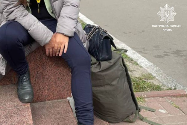 В Киеве женщина совершила ошибочное сообщение о преступлении в полицию и заплатит штраф