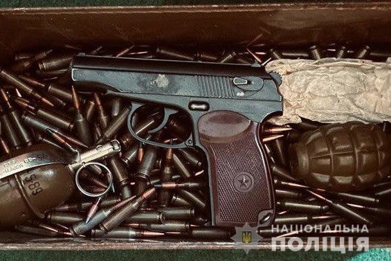 В Бориспольском районе местный житель торговал оружием и боеприпасами