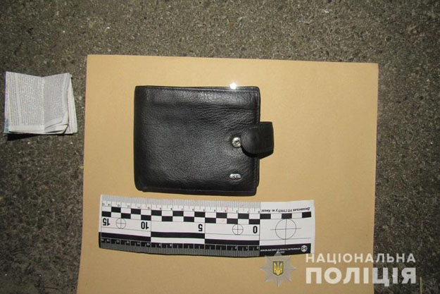 В Деснянском районе Киева местного жителя ограбил случайный знакомый. Злоумышленнику грозит до десяти лет лишения свободы