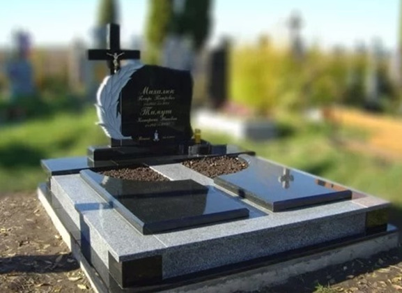 Як купити пам'ятник на могилу у Києві та області