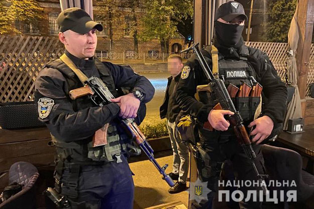 В Киеве полицейские проверили более 600 заведений отдыха
