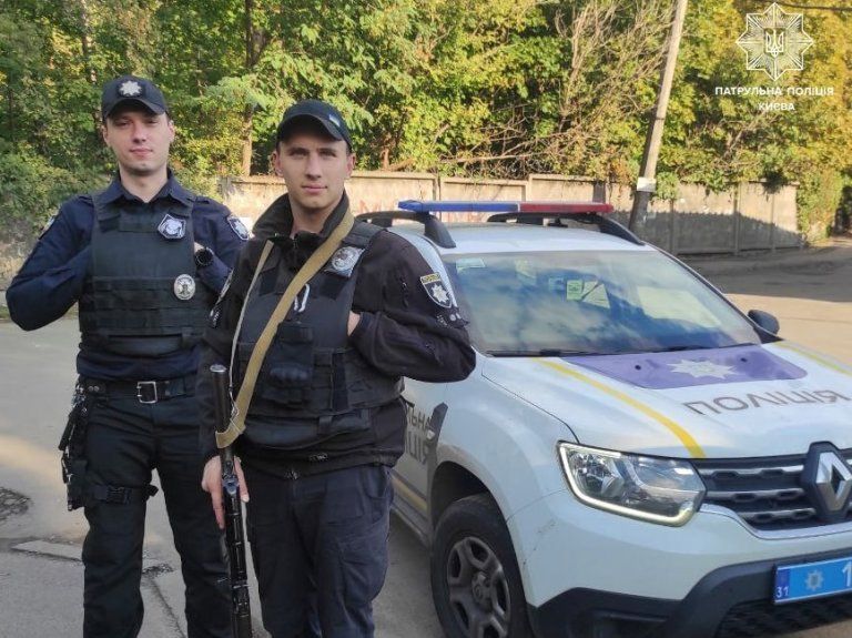 В Киеве патрульные спасли человека от суицида
