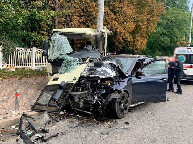 В Киеве арестовали водителя легковушки, из-за которого пострадали 26 пассажиров маршрутки
