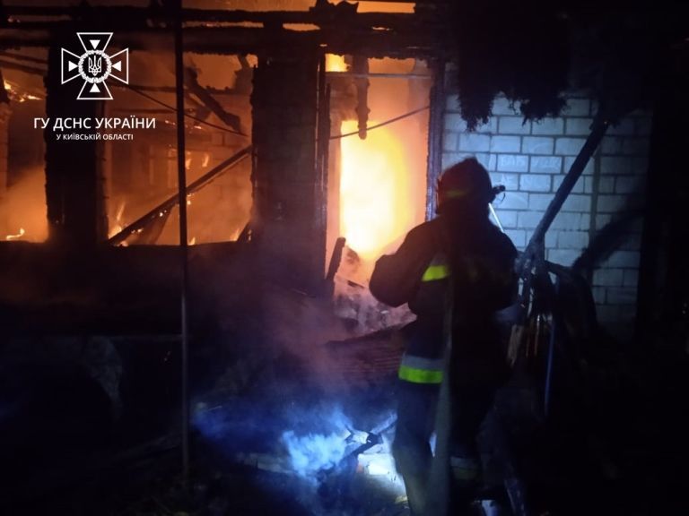 В Киевской области загорелся дом, погибла женщина