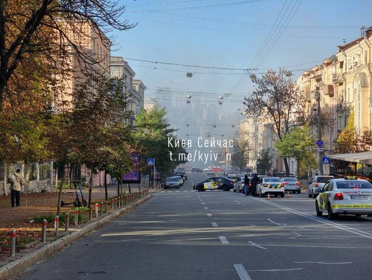 Центр Киева перекрыт, людей просят не выезжать в город