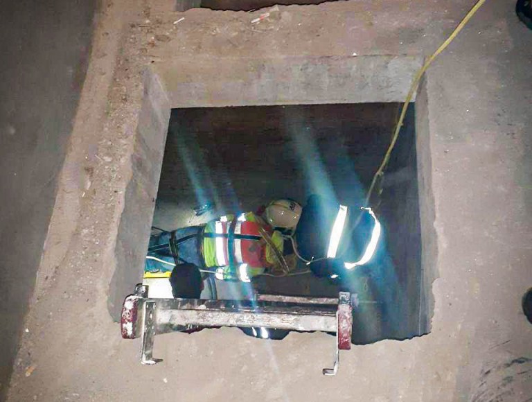 Упал с высоты 4 метра: в подвал недостроя на Подоле провалился мужчина