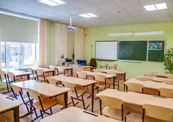 Школьников Киева на месяц отправят на каникулы