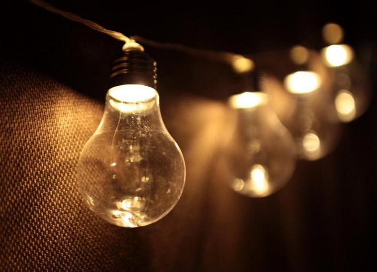 Жителів Київської області попереджають про тривалі відключення світла