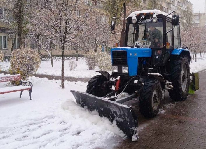 С улиц Киева вывезли 350 тонн снега