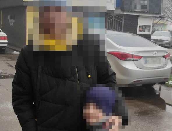 В Борисполе патрульные вернули матери потерявшегося сына