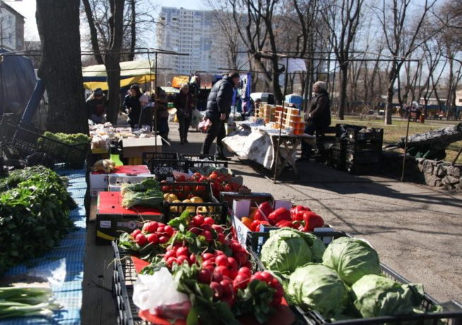 Киевляне предлагают убрать продуктовые ярмарки с улиц столицы