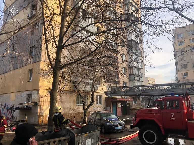 В Киеве вспыхнул пожар в высотке