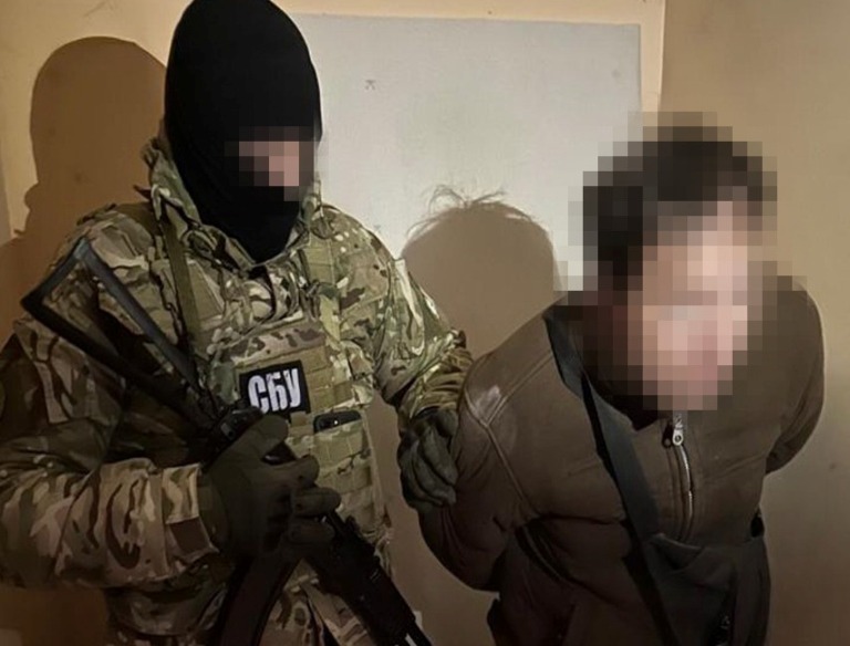 Сдавал врагу локации ВСУ: под Киевом поймали российского шпиона