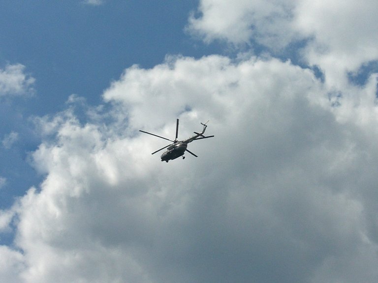 В Броварах возле детского сада разбился вертолет, есть пострадавшие