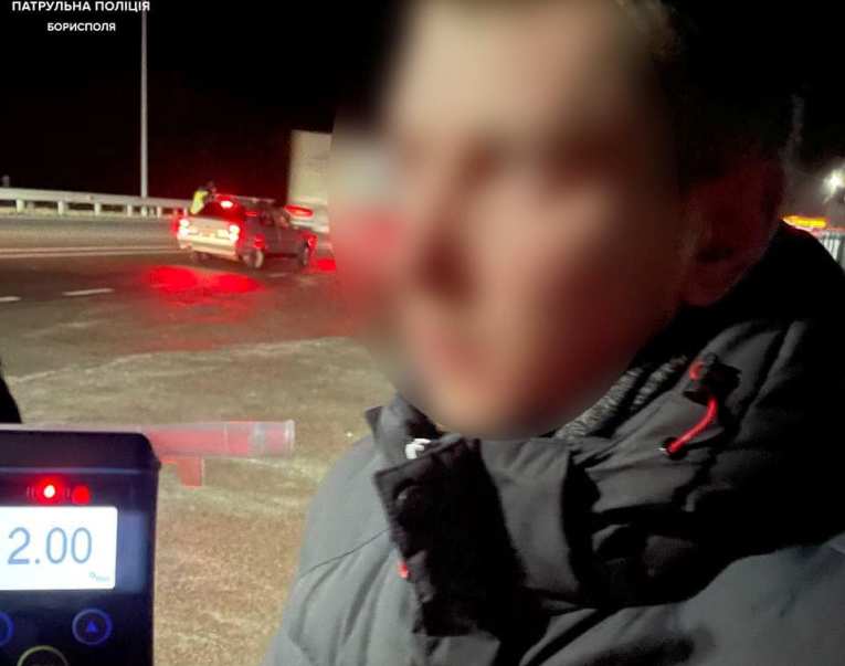 На трассе под Киевом поймали сильно пьяного водителя
