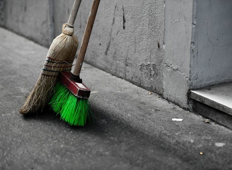 У Броварах неплатників аліментів відправлять прибирати вулиці