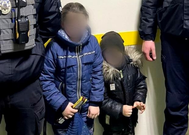 В лесу под Киевом нашли двух детей
