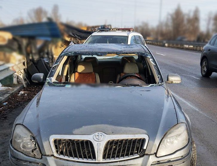 Ехал без лобового стекла и под наркотиками: на въезде в Киев поймали нарушителя