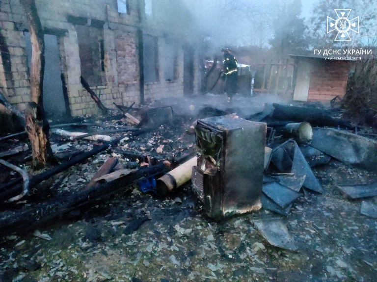 Под Киевом дотла сгорел жилой дом